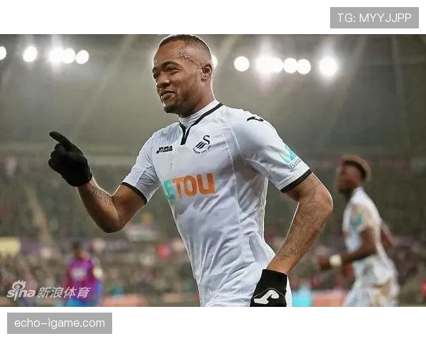 阿尤英超赛季表现抢眼，助球队强势冲击顶级荣誉