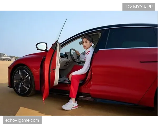 刚看到练俊杰开着跑车去菜市场，排队的大妈表情太值得